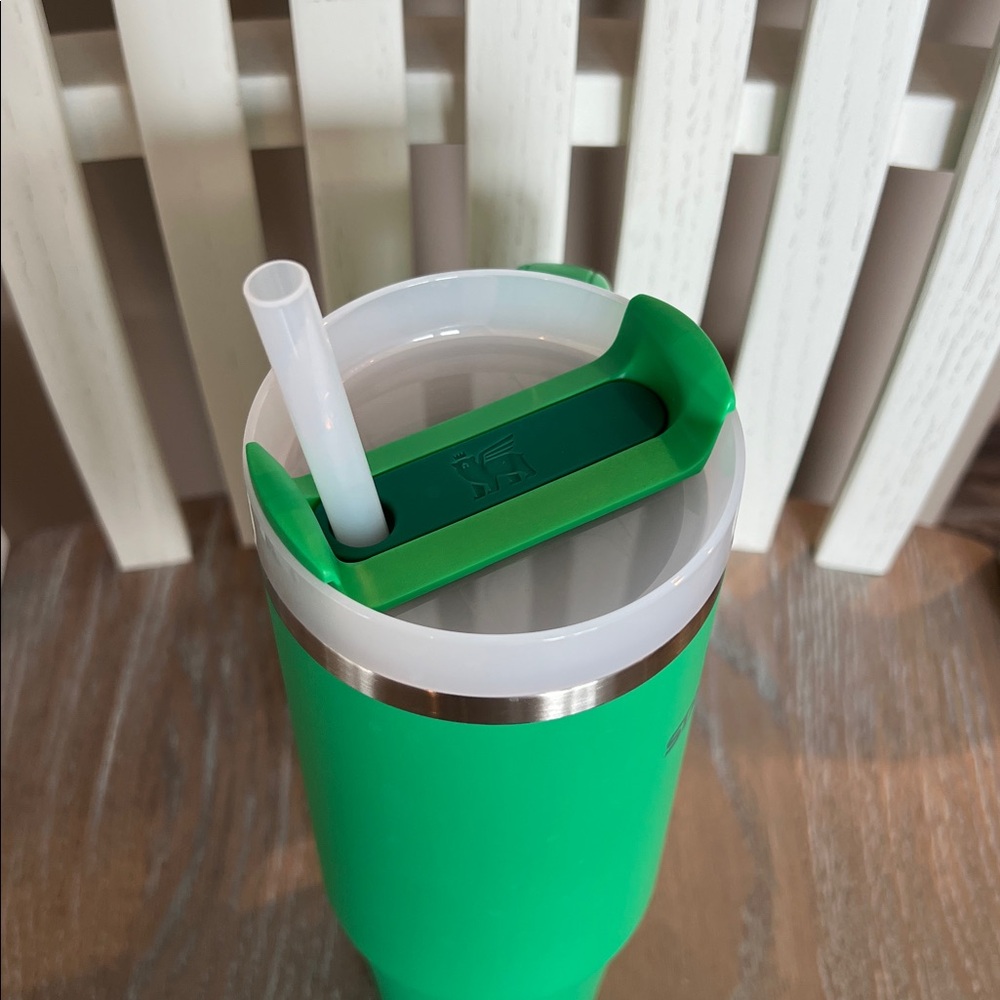 Stanley 30 oz Insulated Travel Mug - Picture 3 of 8